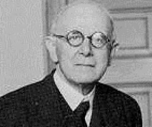 Ralph George Hawtrey Ralph George Hawtrey