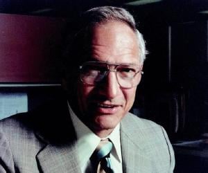 Robert Noyce Biography - Childhood, Life Achievements & Timeline