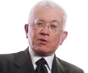 Roberto Mangabeira Unger Roberto Mangabeira Unger