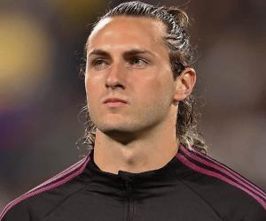 Santiago Giménez Santiago Giménez
