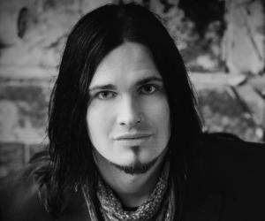 Sascha Gerstner Sascha Gerstner