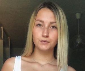 Shophie Christin Shophie Christin