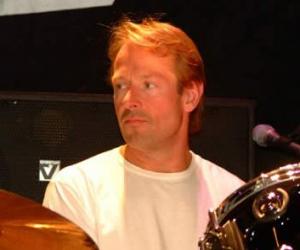 Simon Kirke Simon Kirke