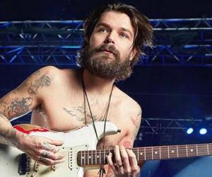 Simon Neil Simon Neil