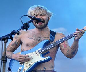 Simon Neil Simon Neil