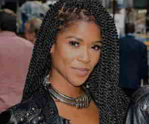 Simone Battle