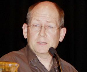 Stephen Baxter Stephen Baxter