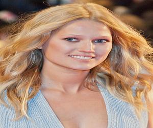 Toni Garrn Toni Garrn
