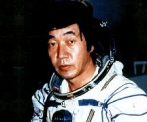 Toyohiro Akiyama Toyohiro Akiyama
