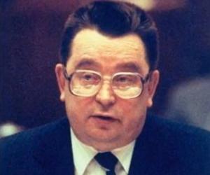Valentin Pavlov Valentin Pavlov