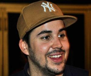 Victor Artus Solaro Victor Artus Solaro