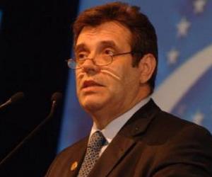 Vojislav Koštunica Vojislav Koštunica