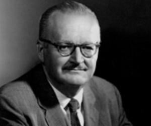 W. Lloyd Warner W. Lloyd Warner