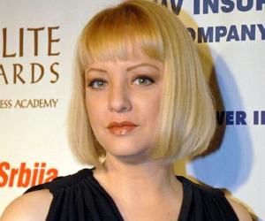 Wendi McLendon-Covey Wendi McLendon-Covey