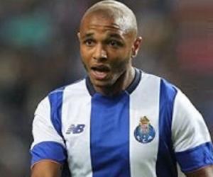 Yacine Brahimi Yacine Brahimi