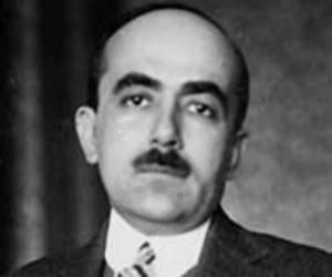 Yakup Kadri Karaosmanoğlu Yakup Kadri Karaosmanoğlu
