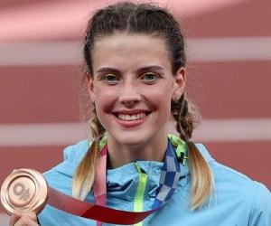 Yaroslava Mahuchikh Yaroslava Mahuchikh