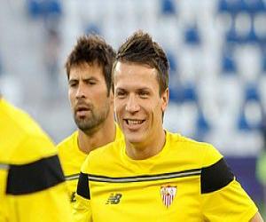 Yevhen Konoplyanka Yevhen Konoplyanka