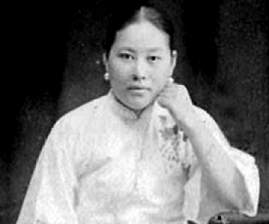 Shi Jianqiao 