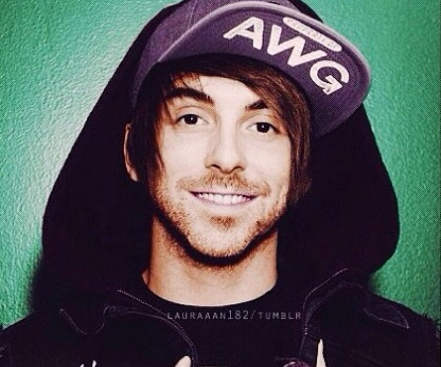 Alexander William Gaskarth - Instagram - wide 10