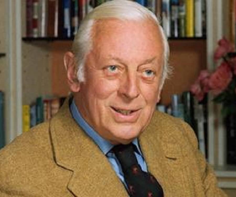 25 Top Alistair Cooke Quotes