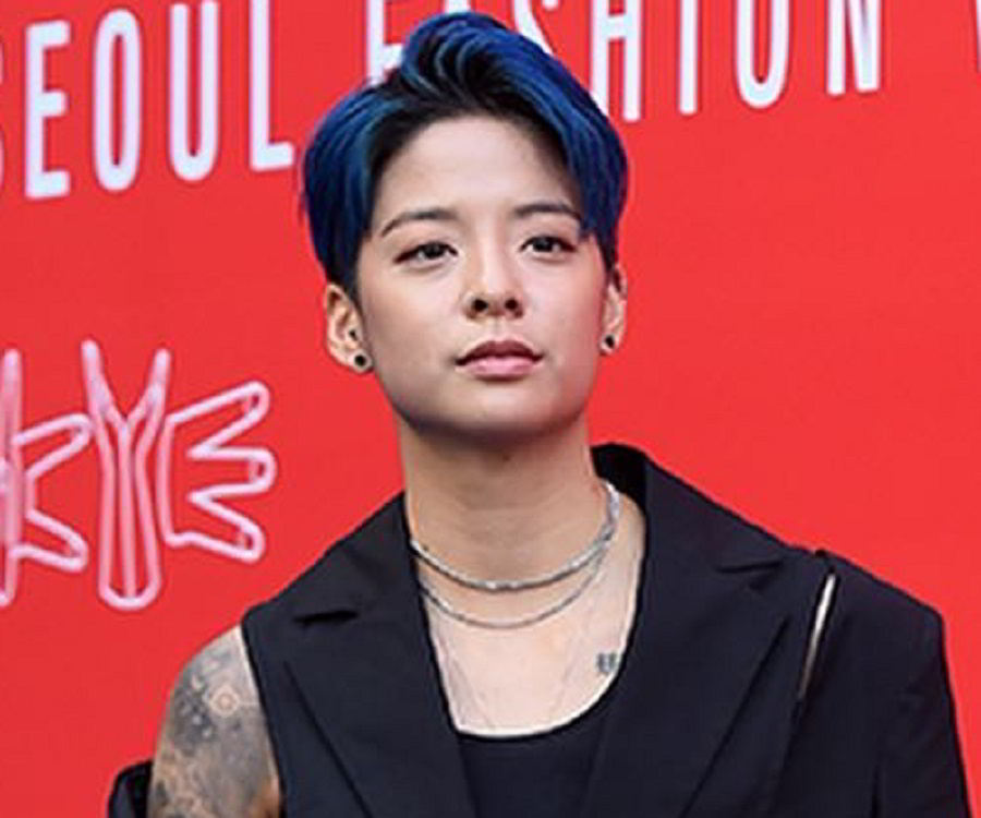 Amber Liu's Blue Hair Styling Tips - wide 3