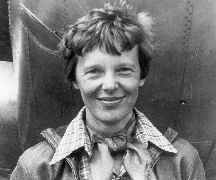 amelia earhart biography