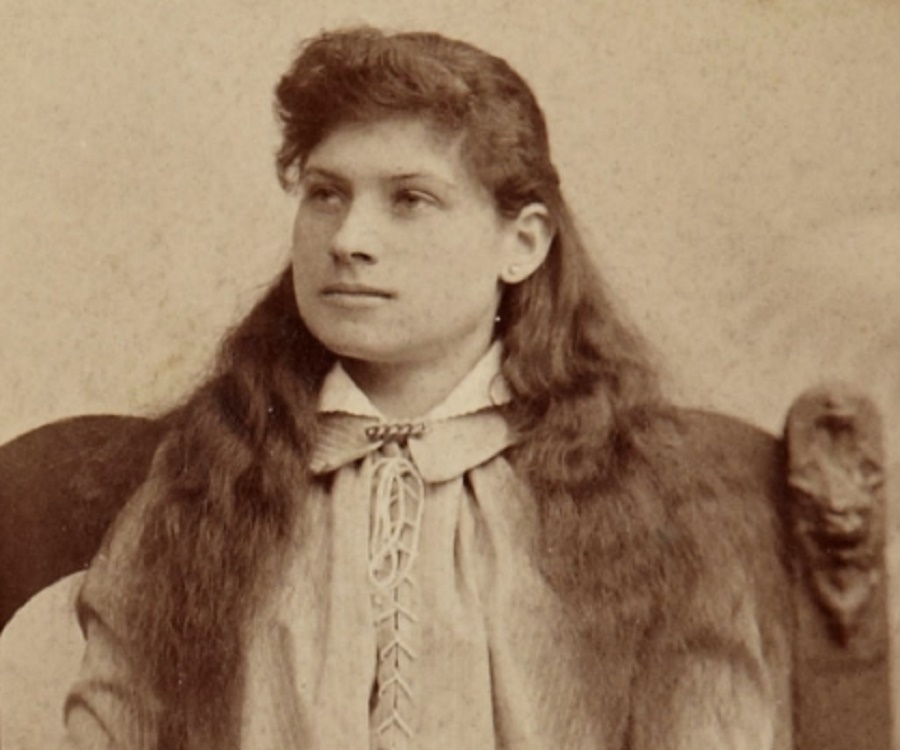 Annie Oakley Biography - Facts, Childhood, Family Life & Achievements