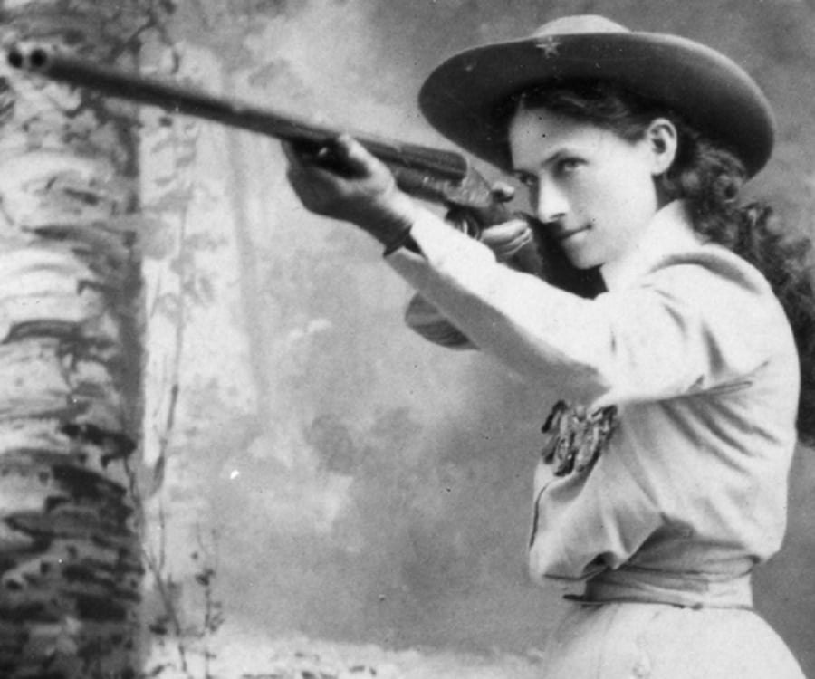 Annie Oakley Biography - Facts, Childhood, Family Life & Achievements