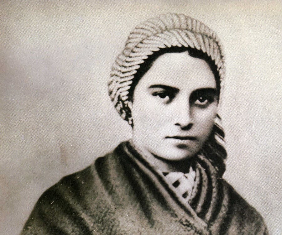 bernadette-soubirous-biography-facts-childhood-family-life