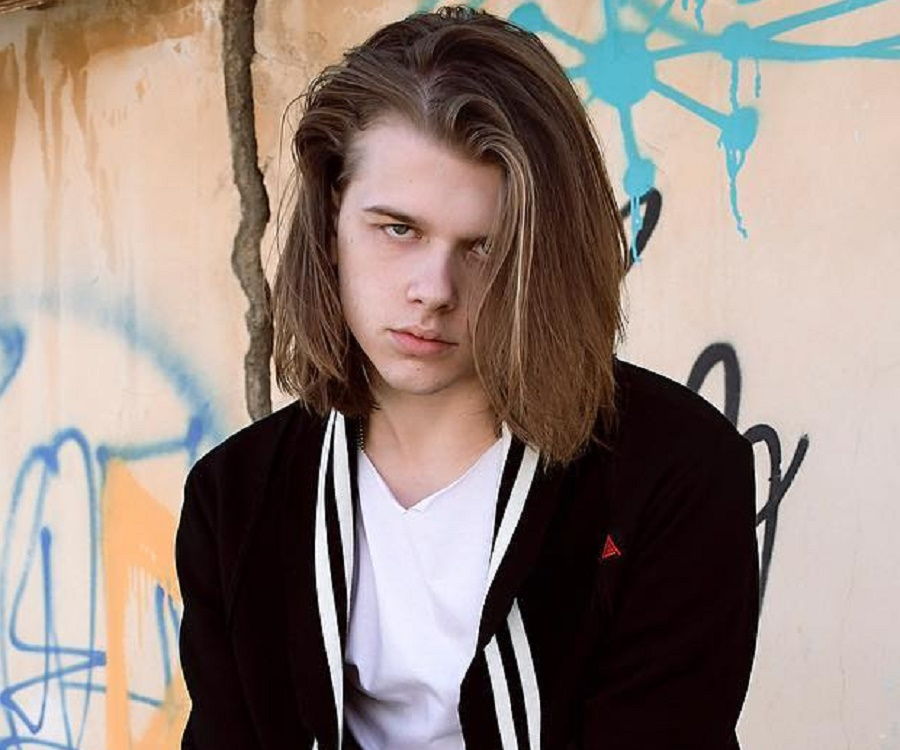 Bobby Burns Biography Facts, Childhood, Family Life & Achievements