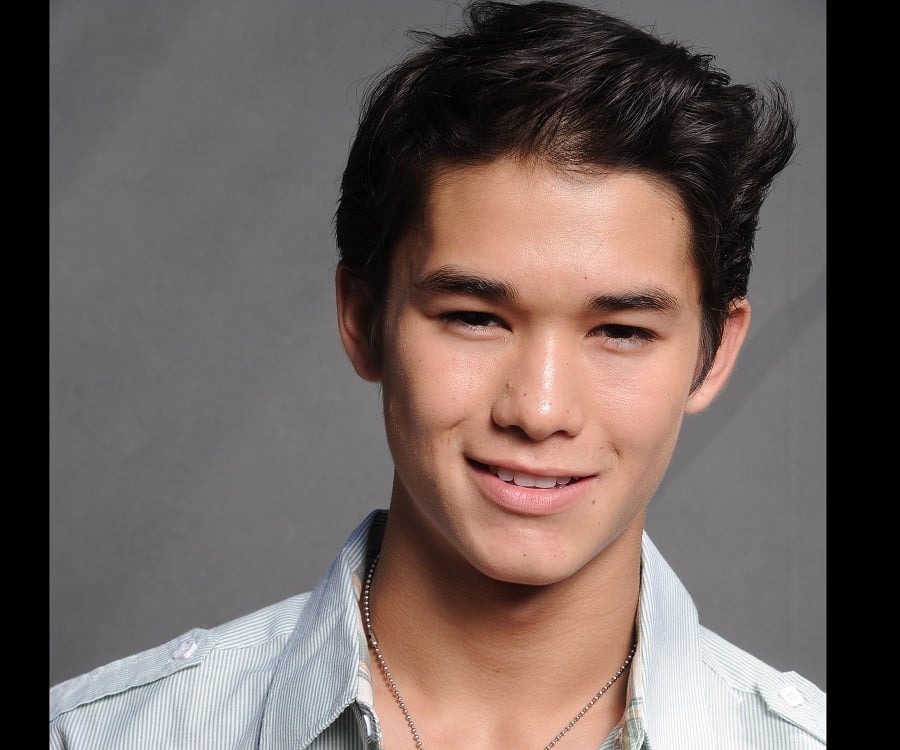 Booboo Stewart Biography - Facts, Childhood, Family Life & Achievements