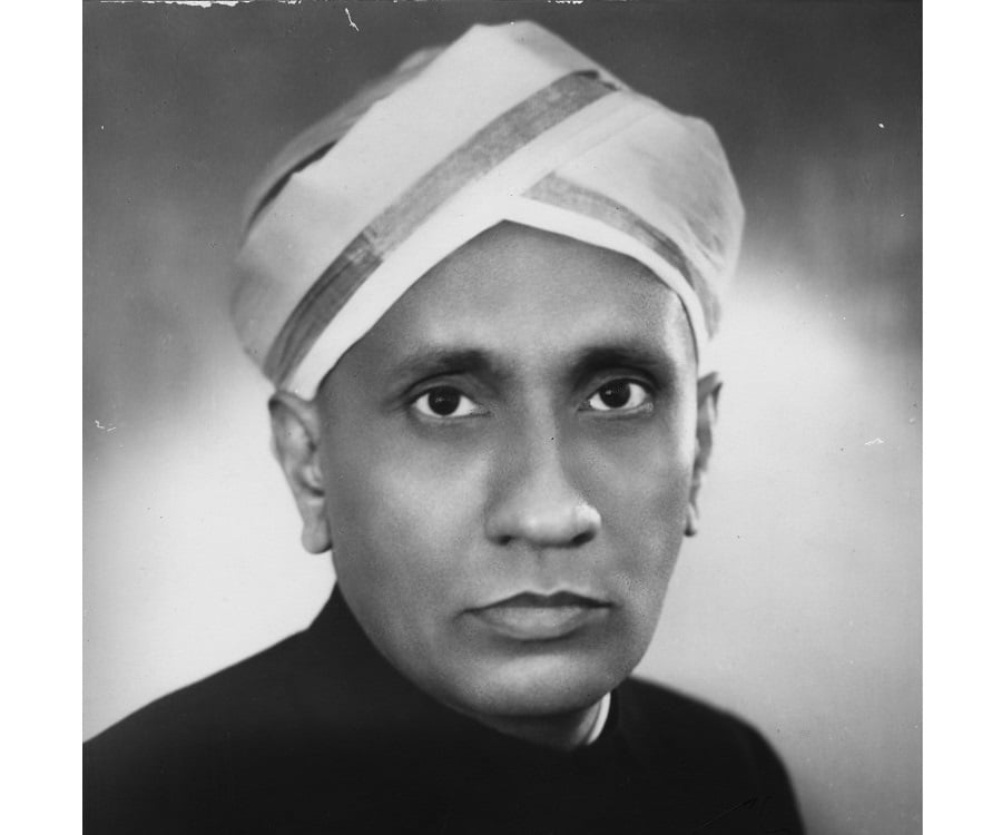 cv raman biography in urdu