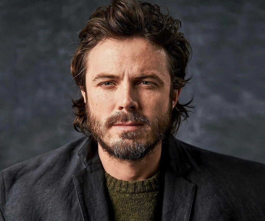 Casey Affleck Biography - Facts, Childhood, Family Life & Achievements