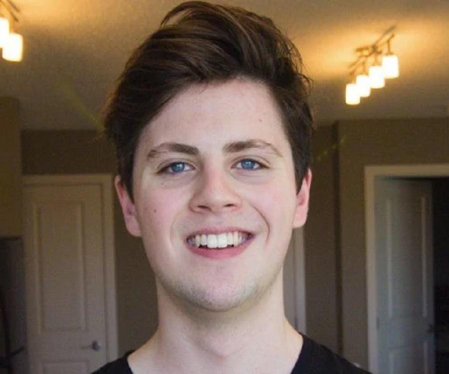 Corl Bio Facts Family Life Of Canadian Youtuber