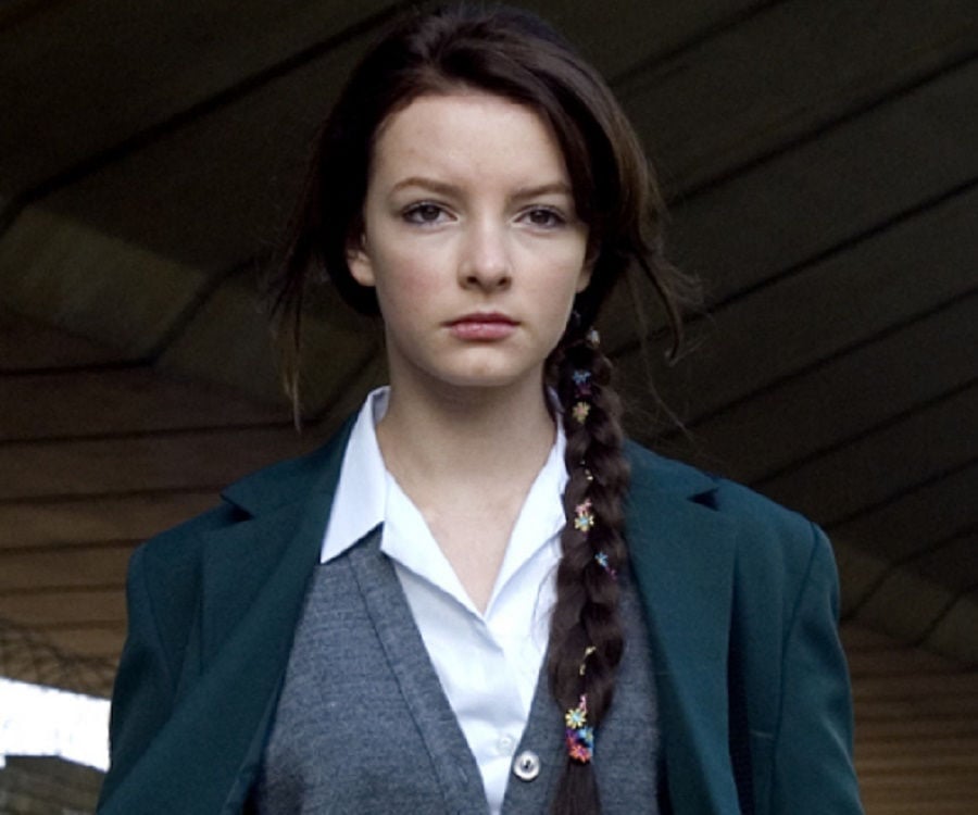 Dakota Blue Richards Biography - Facts, Childhood, Family Life ...