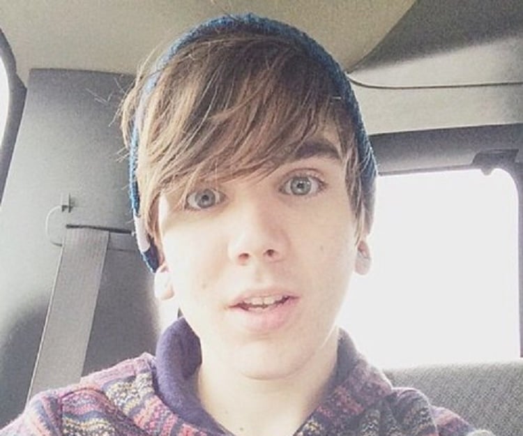 7. Damon Fizzy's Blue Hair Inspiration - wide 9