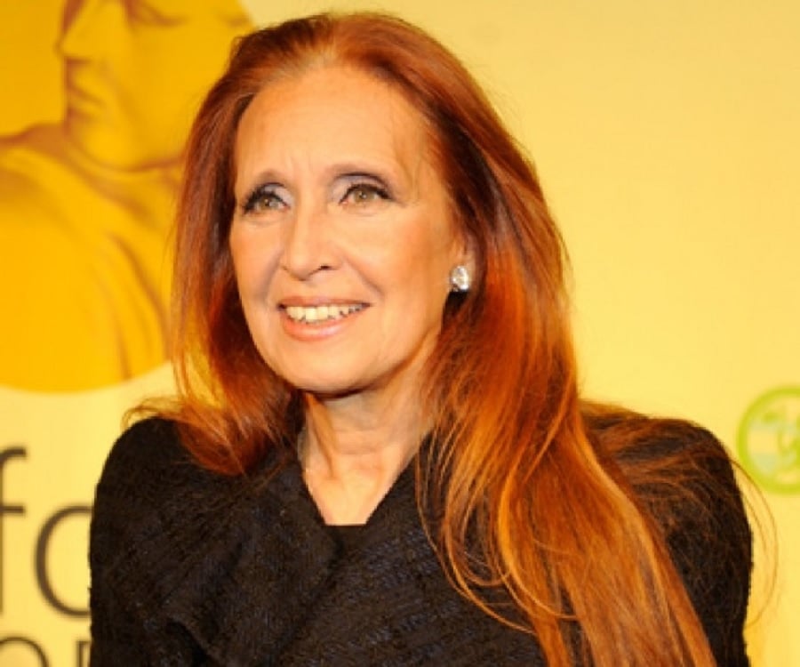 Danielle Steel Biography - Facts, Childhood, Family Life & Achievements