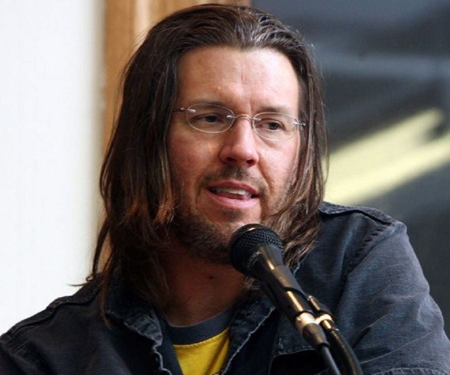 David Foster Wallace Biography – Facts, Childhood, Family Life, Achievements & Timeline
