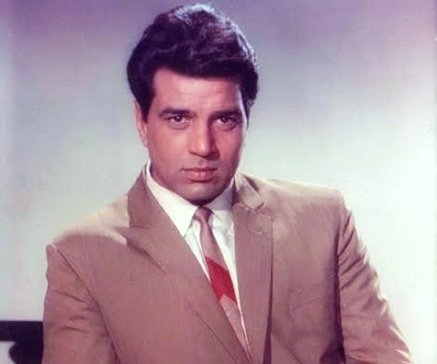 Dharmendra Biography - Childhood, Life Achievements & Timeline