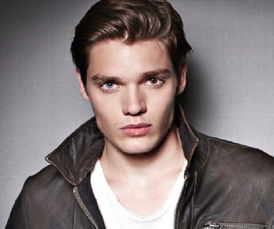 Dominic Sherwood – Bio, Facts, Family Life of English Actor