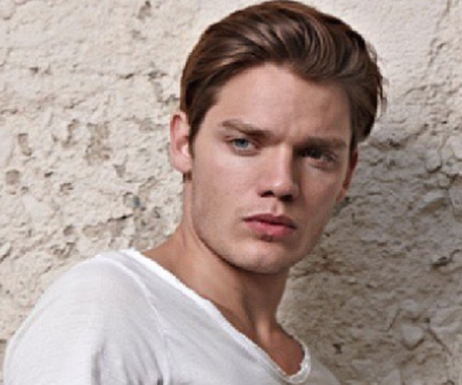Dominic Sherwood – Bio, Facts, Family Life of English Actor