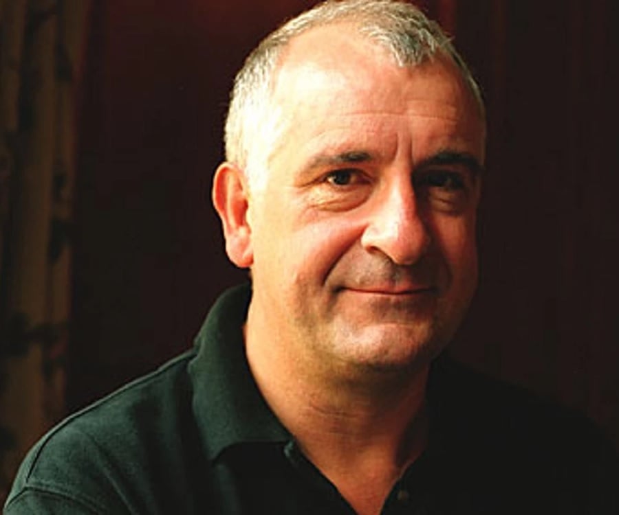 Douglas Adams Biography - Childhood, Life Achievements 