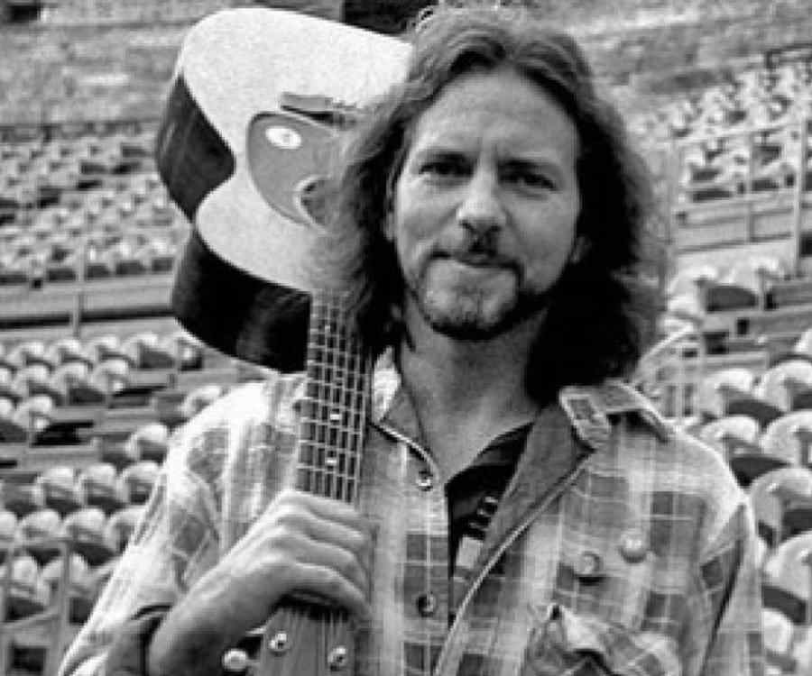 Eddie Vedder Biography - Facts, Childhood, Family Life & Achievements