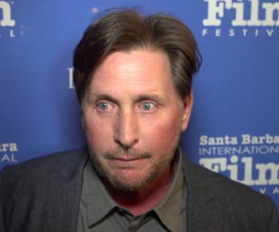 skrædder værdighed Modig Emilio Estevez Biography - Facts, Childhood, Family Life & Achievements