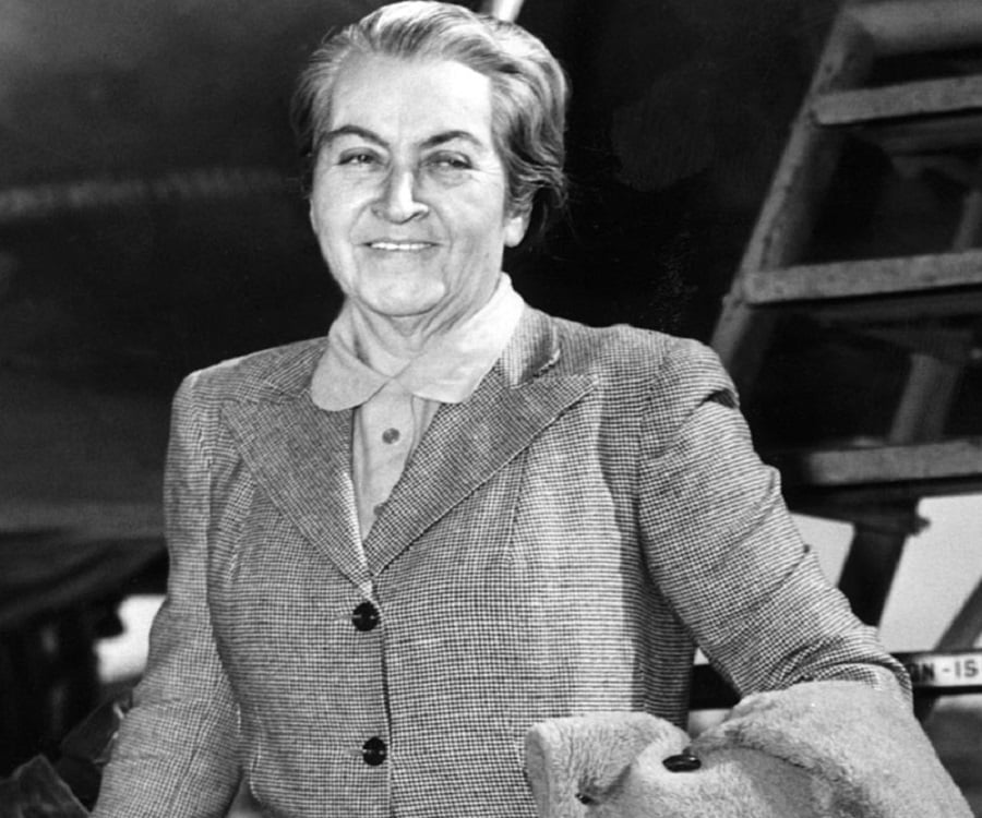 Gabriela Mistral Biography Childhood Life Achievements Timeline