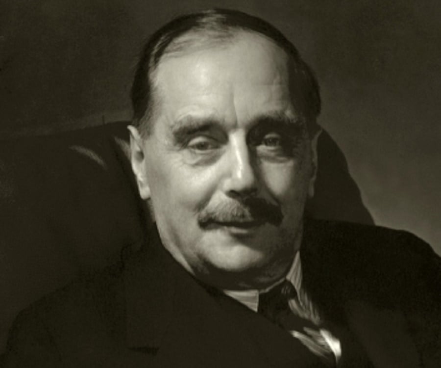 H. G. Wells Biography Facts, Childhood, Family Life & Achievements of