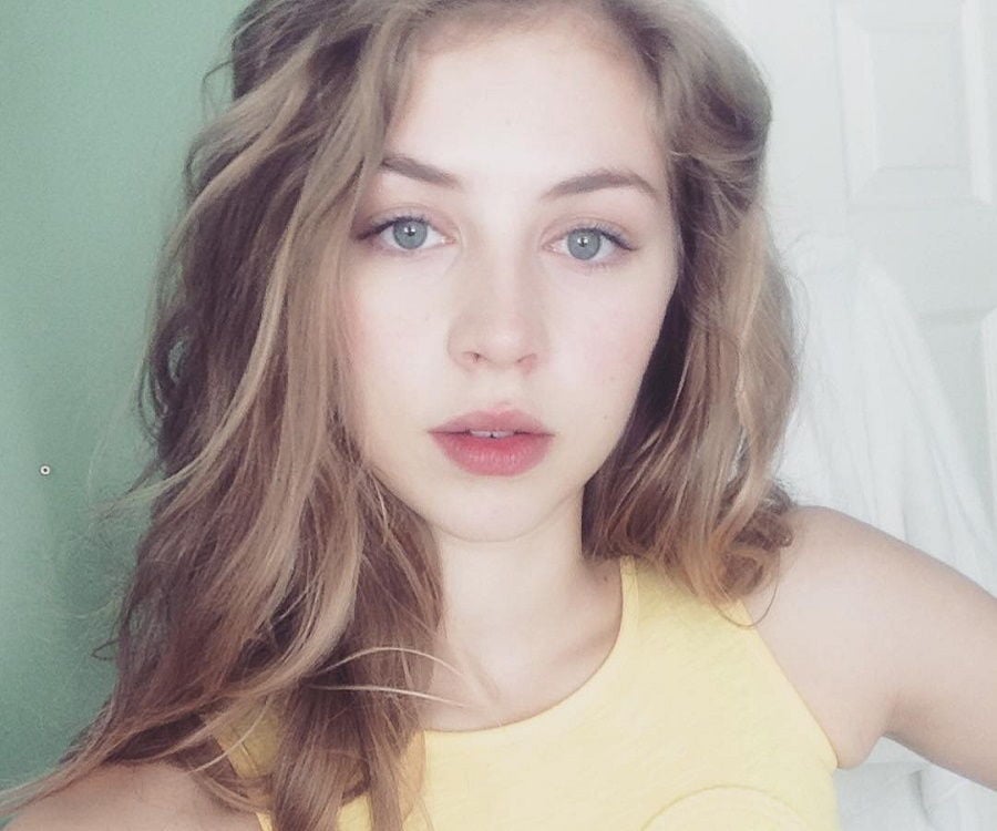 Hermione Corfield Height Age Biography Babefriend Wiki Net Worth