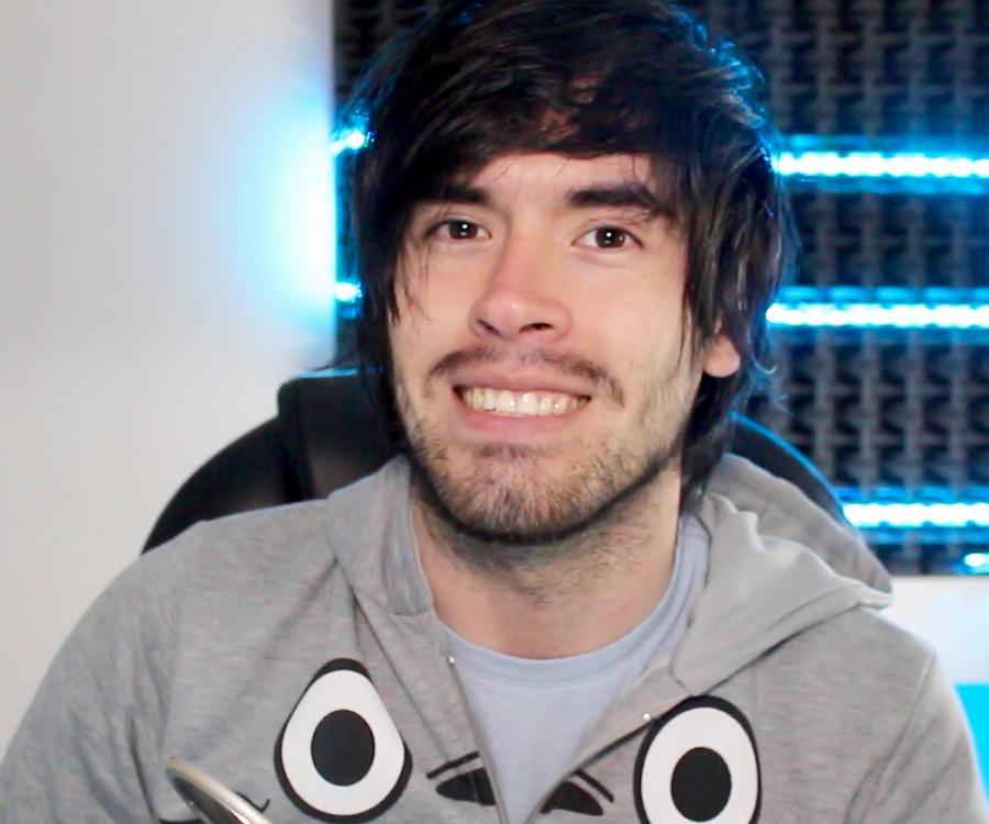 HolaSoyGerman (Germán Garmendia) - Bio, Facts, Family & Love Life of Chilean YouTuber