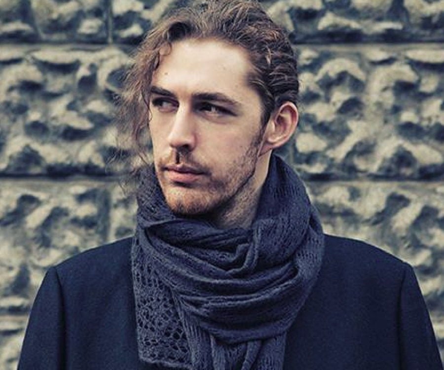 Hozier Biography - Facts, Childhood, Family Life & Achievements